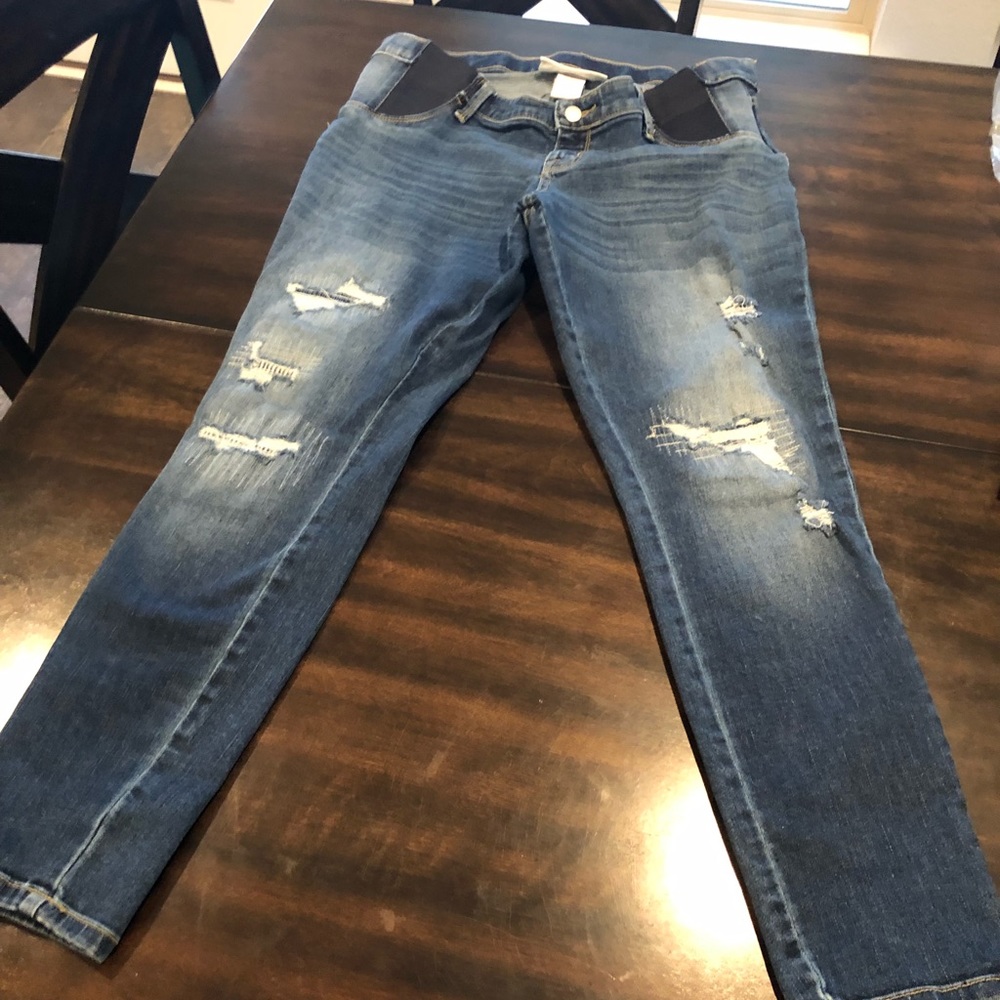 Distressed maternity jeans